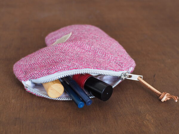 Heart-shaped Make Up Bag in Hot Pink Herringbone Tweed - Image 5